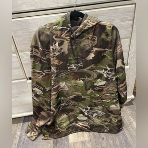 Men’s XL Under Armor camo hoodie